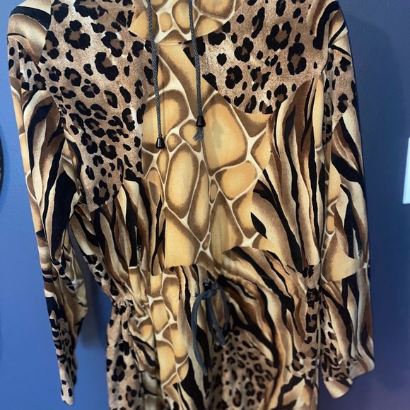 Simon Chang Tracksuit - Picture 2 of 3